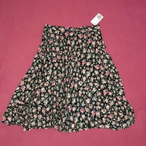 NWT Floral Pleated Skirt